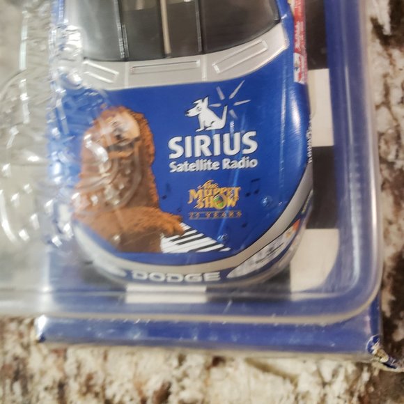 New in original box Nascar Dodge Winnner's Circle 1/24 Muppets #7 - Picture 12 of 13